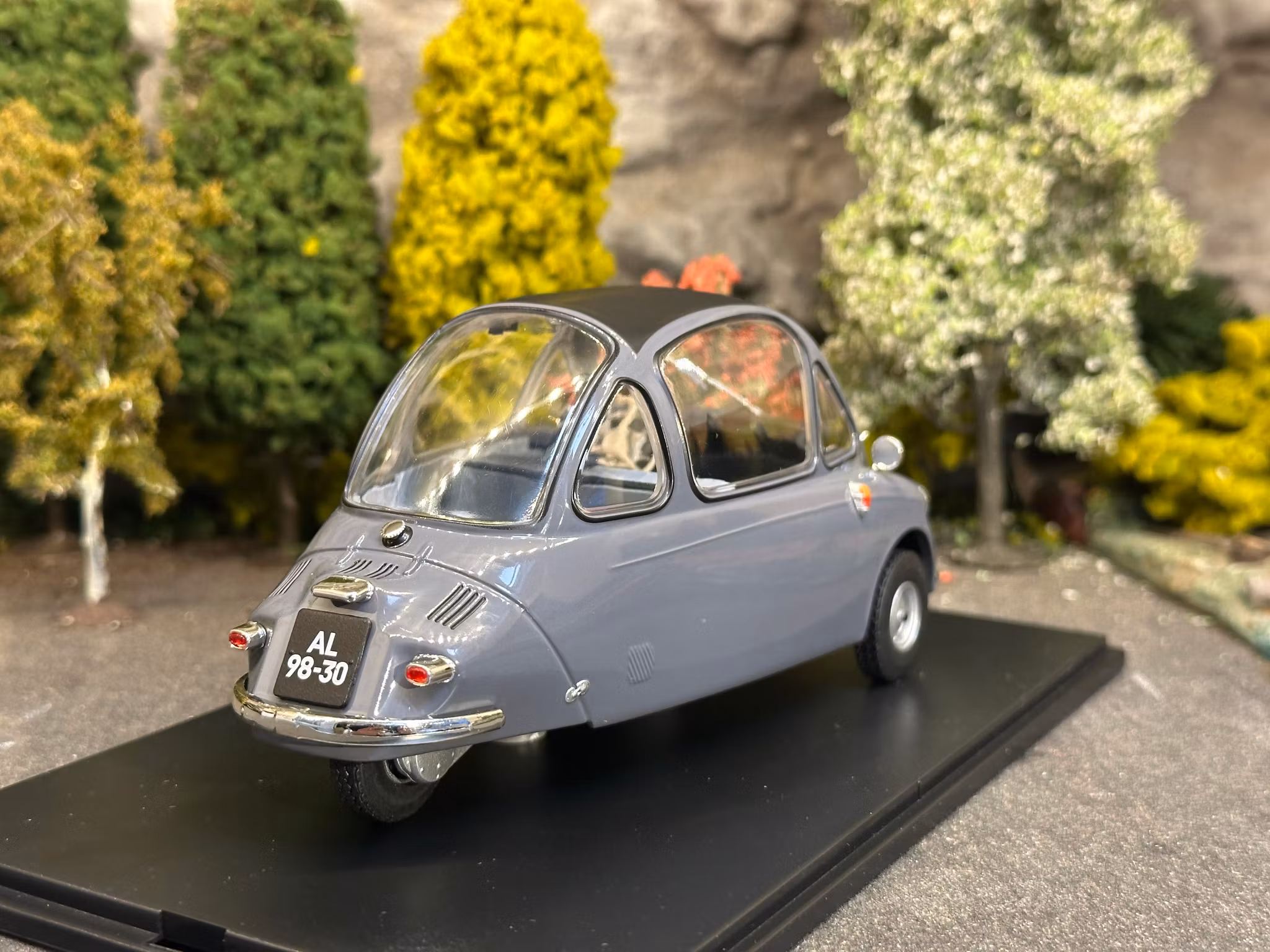 Skala 1/18 Heinkel Trojan, Grey fr Oxford Automobile Company