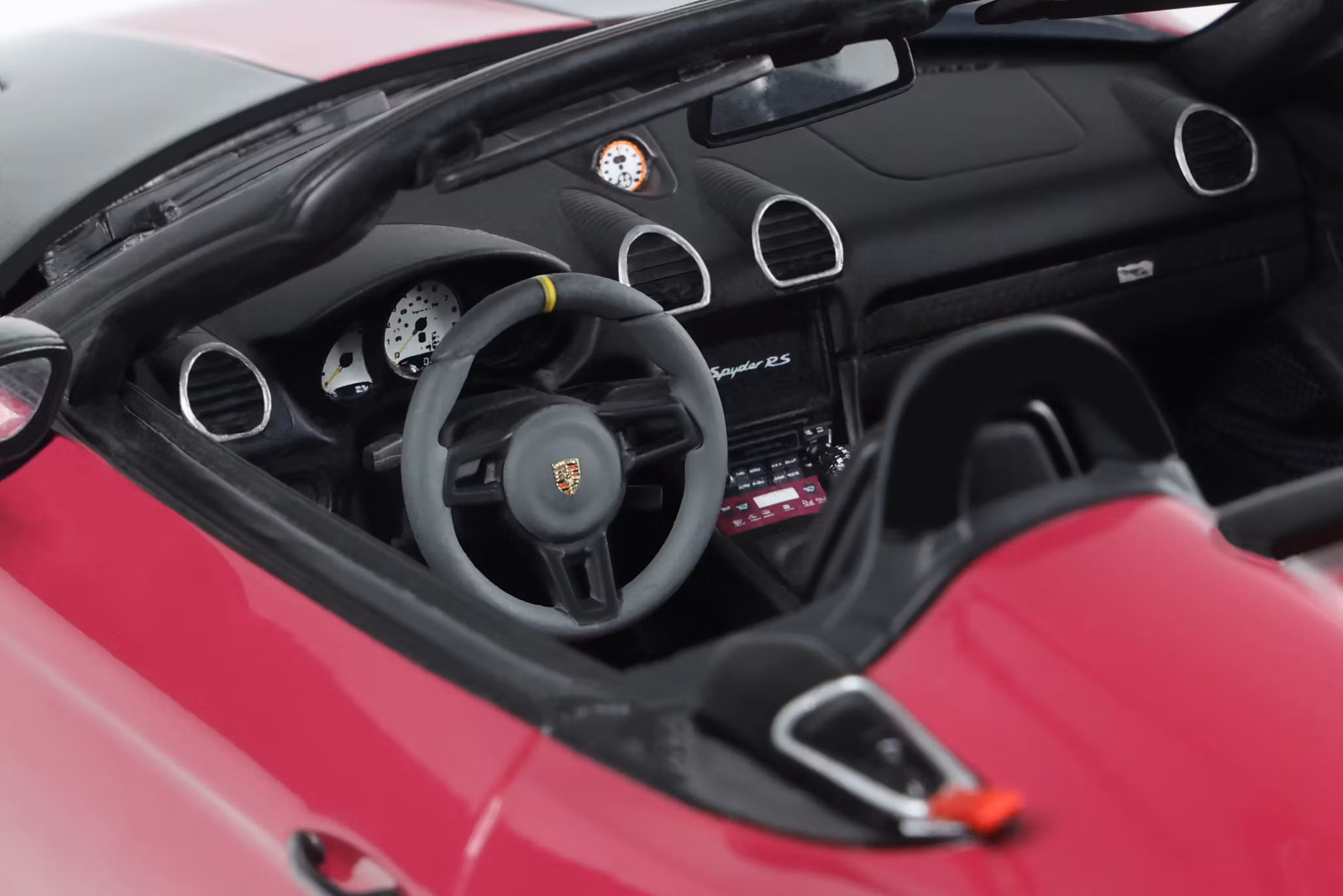 Skala 1/18 Porsche 718 Spyder RS Weissach Pack (Ruby Star Neo) fr GT Spirit (GT486)