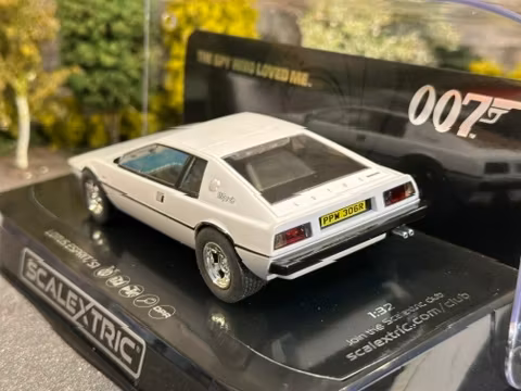 Skala 1/32 Analogue Scalextric Slot Car: James Bond Lotus Esprit S1 - The Spy Who Loved Me