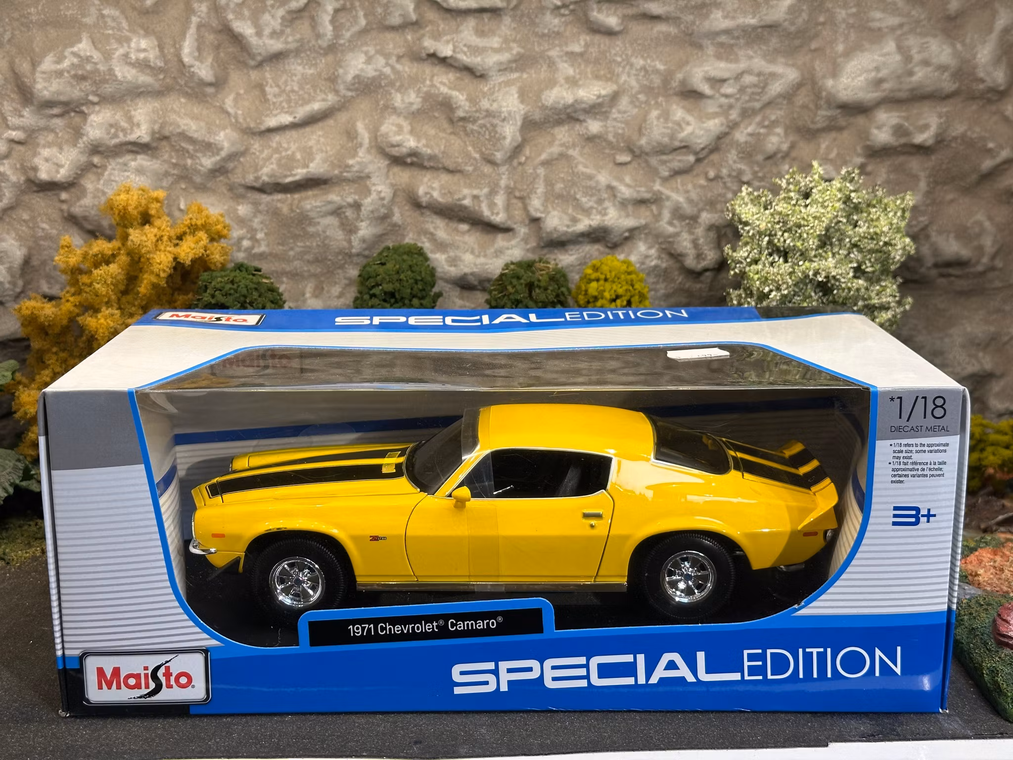 Skala 1/18 1971 Chevrolet Camaro Z/28, yellow/black fr Maisto Special Edition