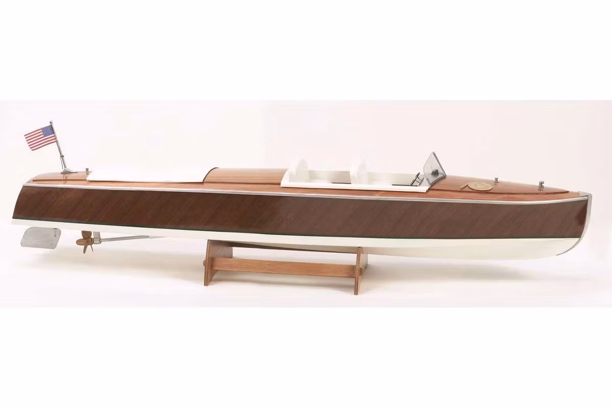 Skala 1/15 Building kit - Phantom 710 Classic American "Runabout" - fr Billing Boats - Wooden hull