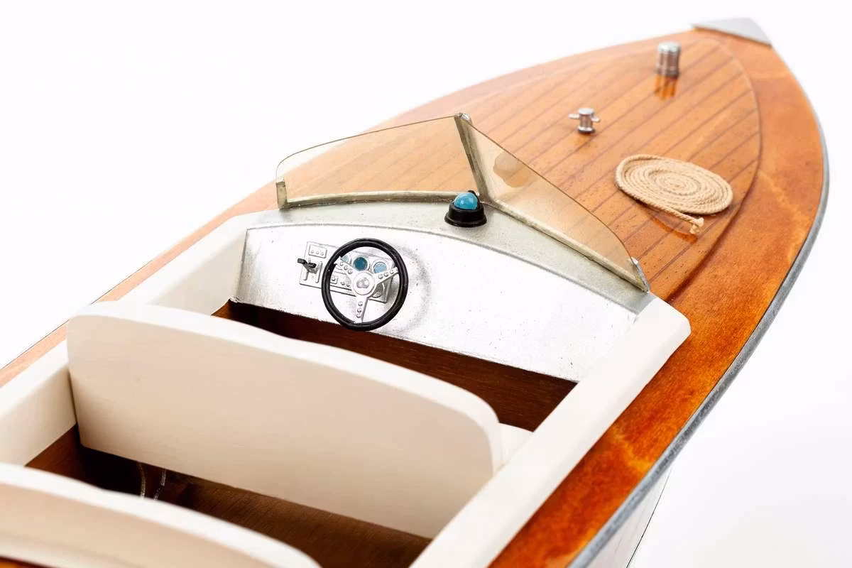 Skala 1/15 Building kit - Phantom 710 Classic American "Runabout" - fr Billing Boats - Wooden hull