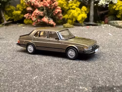 Skala 1/87 - SAAB 900 sedan, Brown met. fr PCX87