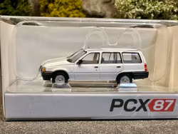 Skala 1/87 - Opel Kadett E Caravan, White. fr PCX87