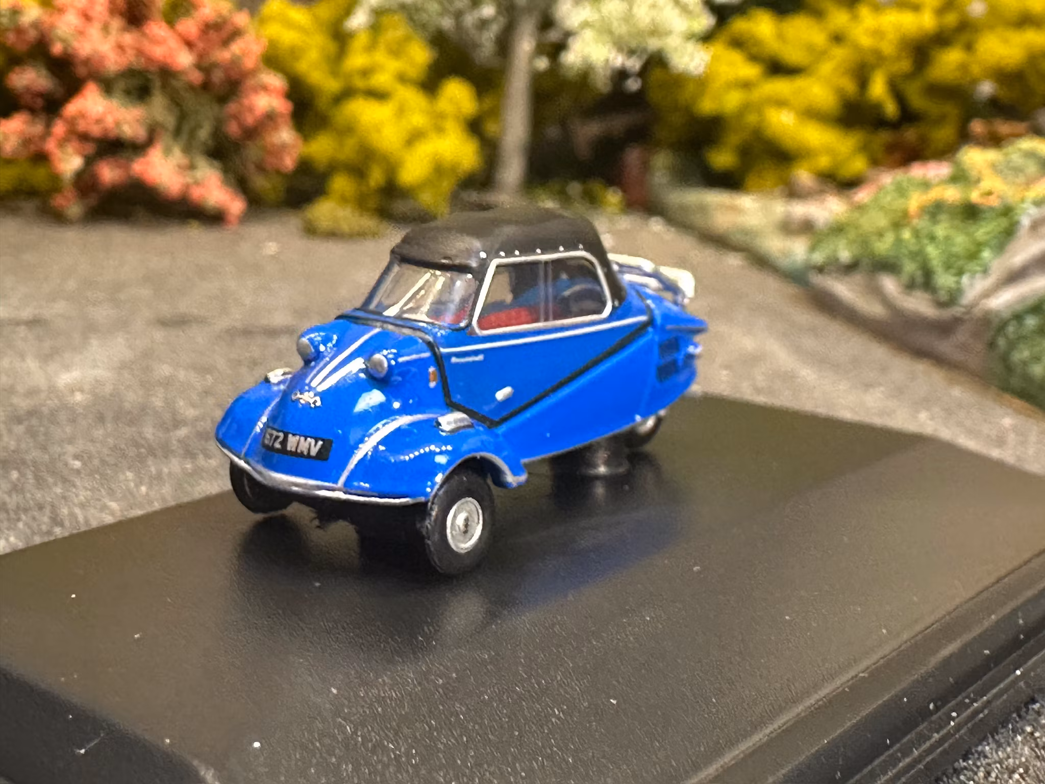 Skala 1/76 Messerschmitt KR200 Cabriolet, blå fr Oxford