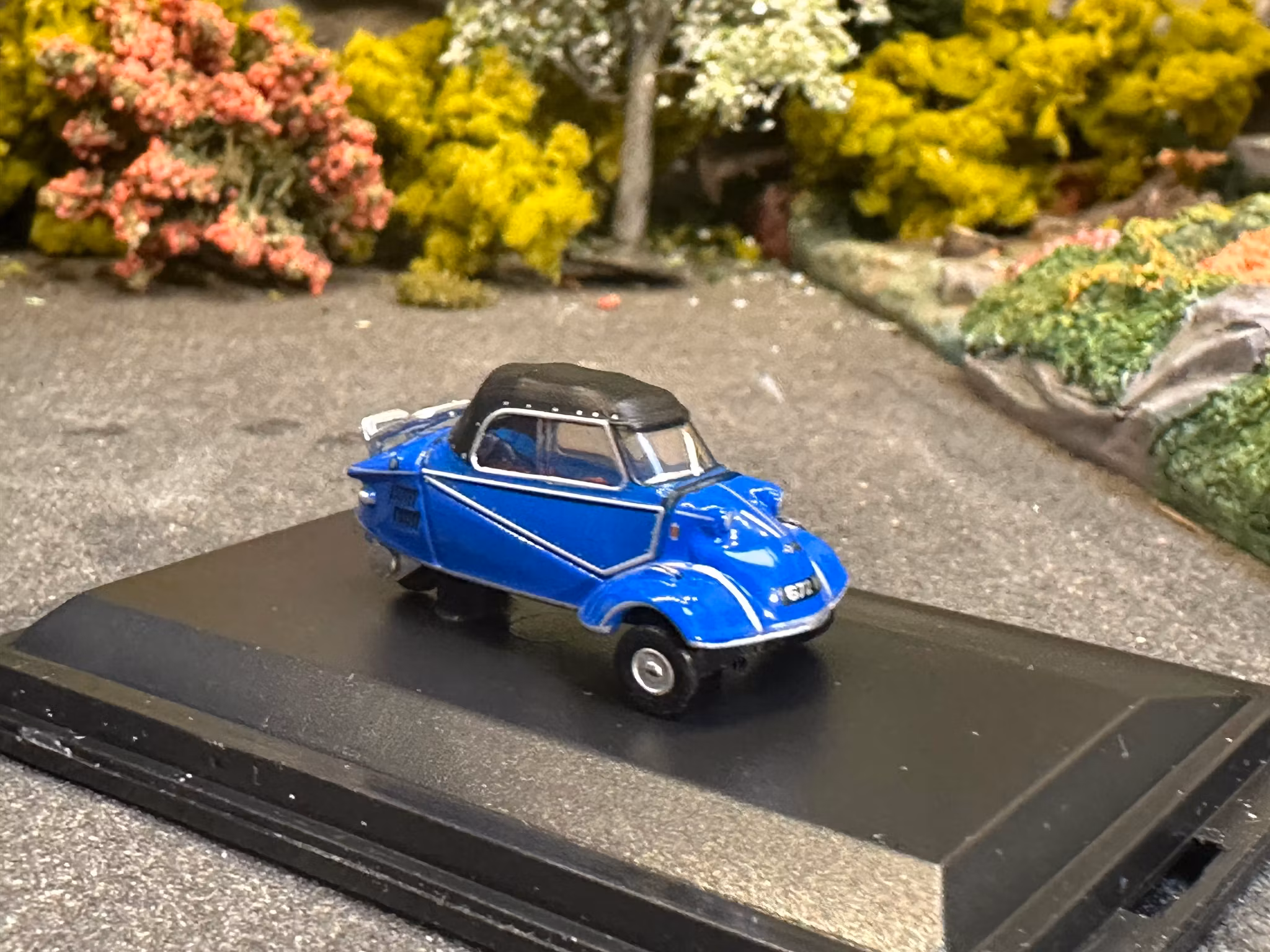 Skala 1/76 Messerschmitt KR200 Cabriolet, blå fr Oxford