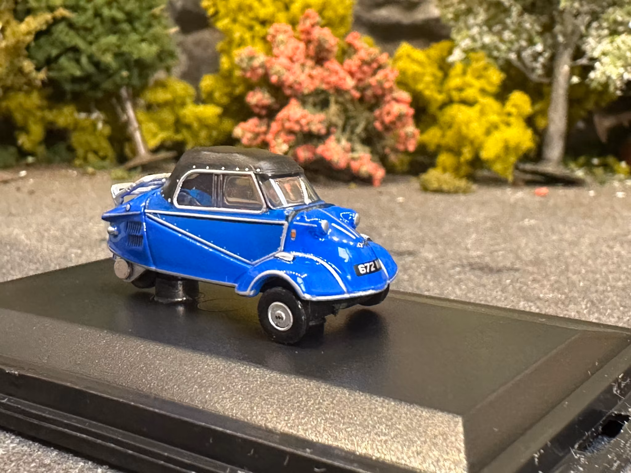 Skala 1/76 Messerschmitt KR200 Cabriolet, blå fr Oxford