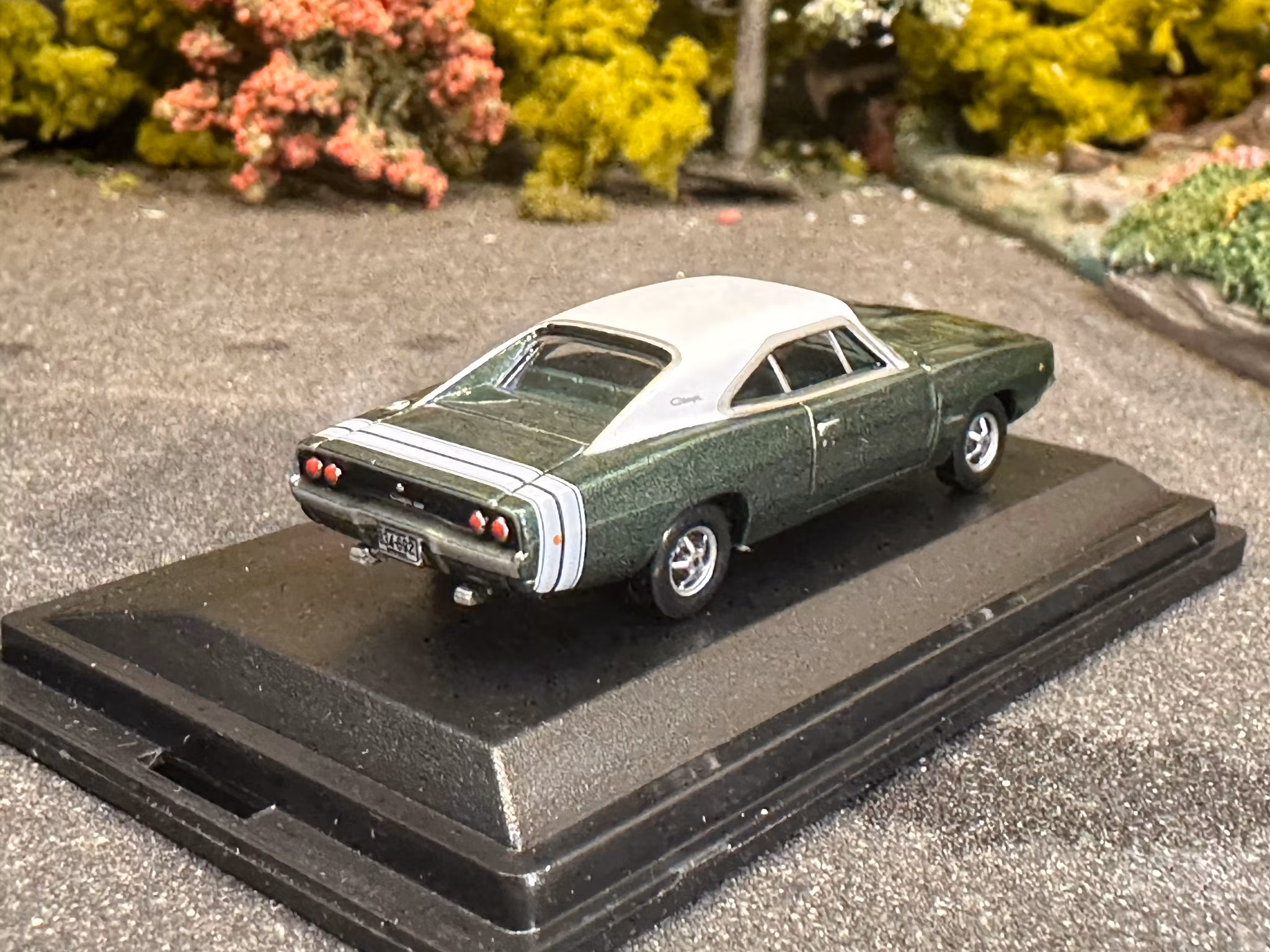 Skala 1/87 Dodge Charger 1968, White/green fr Oxford