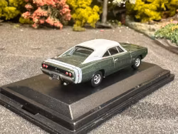 Skala 1/87 Dodge Charger 1968, White/green fr Oxford
