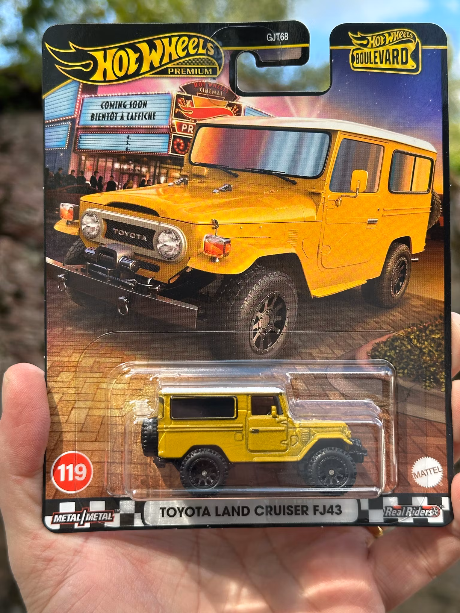 Skala 1/64 Hot Wheels Premium, Boulevard: Toyota Land Cruiser FJ43