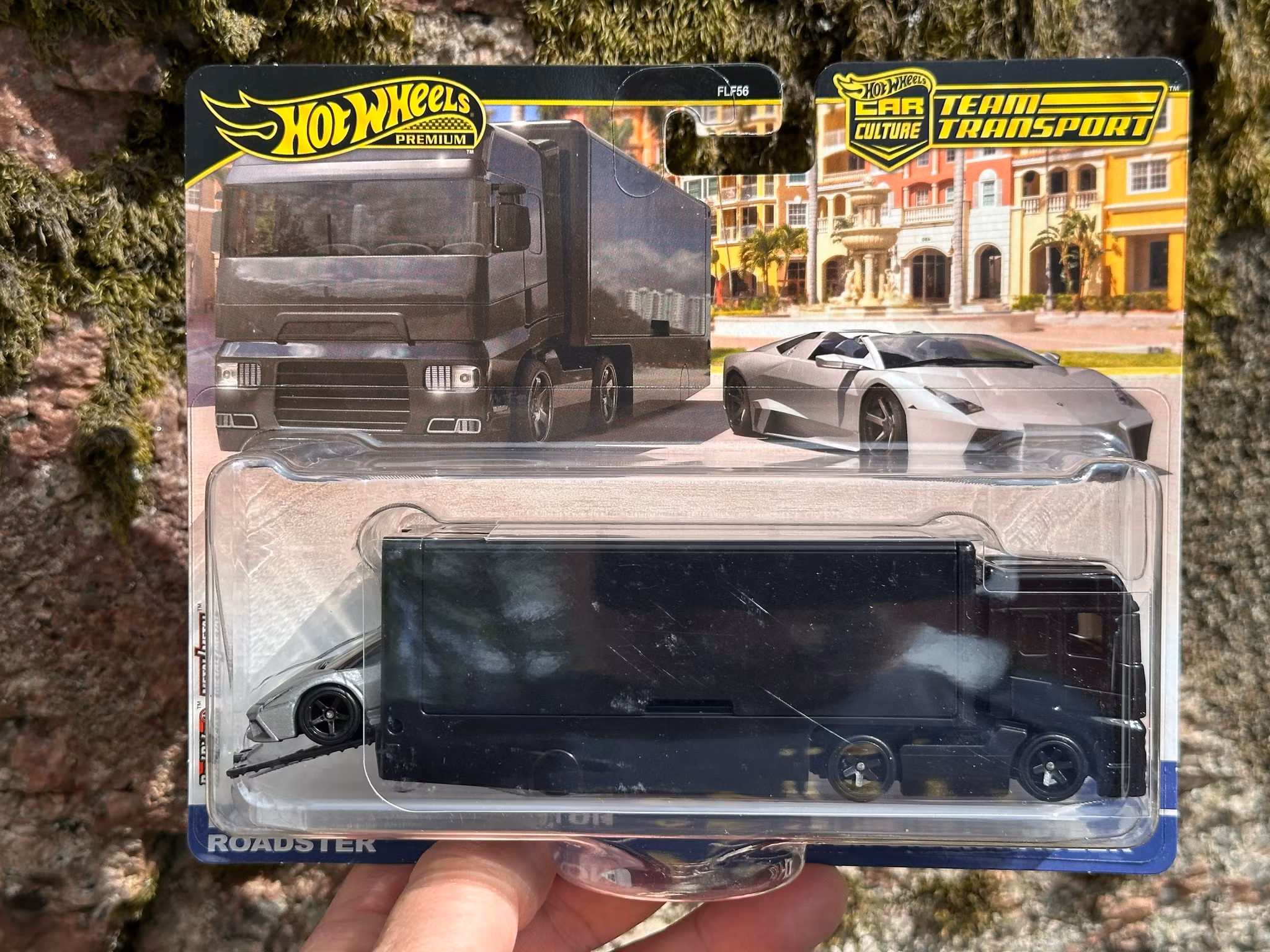 Skala 1/64 Hot Wheels PREMIUM Team Transport: Lamborghini Reventor Roadster & Flipside Hauler