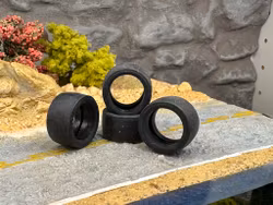 Skala 1/32 Accessories/Tillbehör W10128 t Scalextric: Däck/Tyres i 4-pack