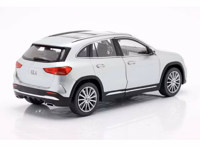 Skala 1/18 2021 Mercedes-Benz GLA, Iridium silver fr Z-Models