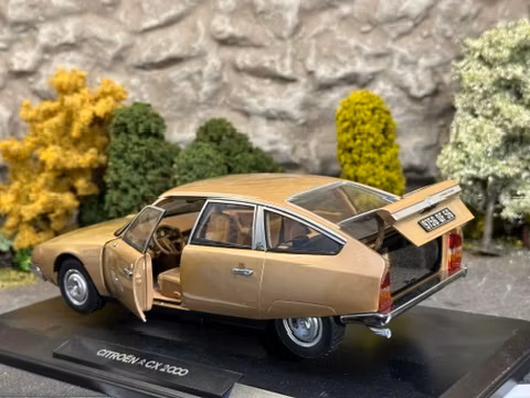 Skala 1/18 Citroën CX 2000, Champagne fr Norev Collection