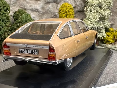 Skala 1/18 Citroën CX 2000, Champagne fr Norev Collection