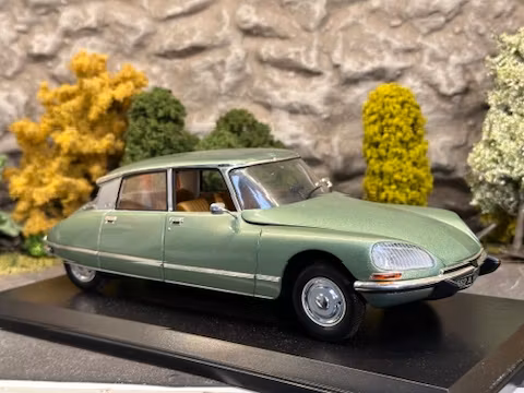 Skala 1/18 Citroën DS 23 Pallas, Light green metallic fr Norev Collection