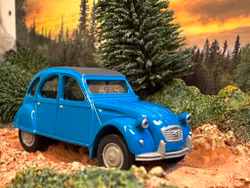 Skala 1/64 Citroen 2CV, blue w black top från NOREV