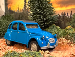 Skala 1/64 Citroen 2CV, blue w black top från NOREV