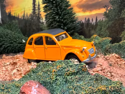 Skala 1/64 Citroen 2CV, orange w black top från NOREV