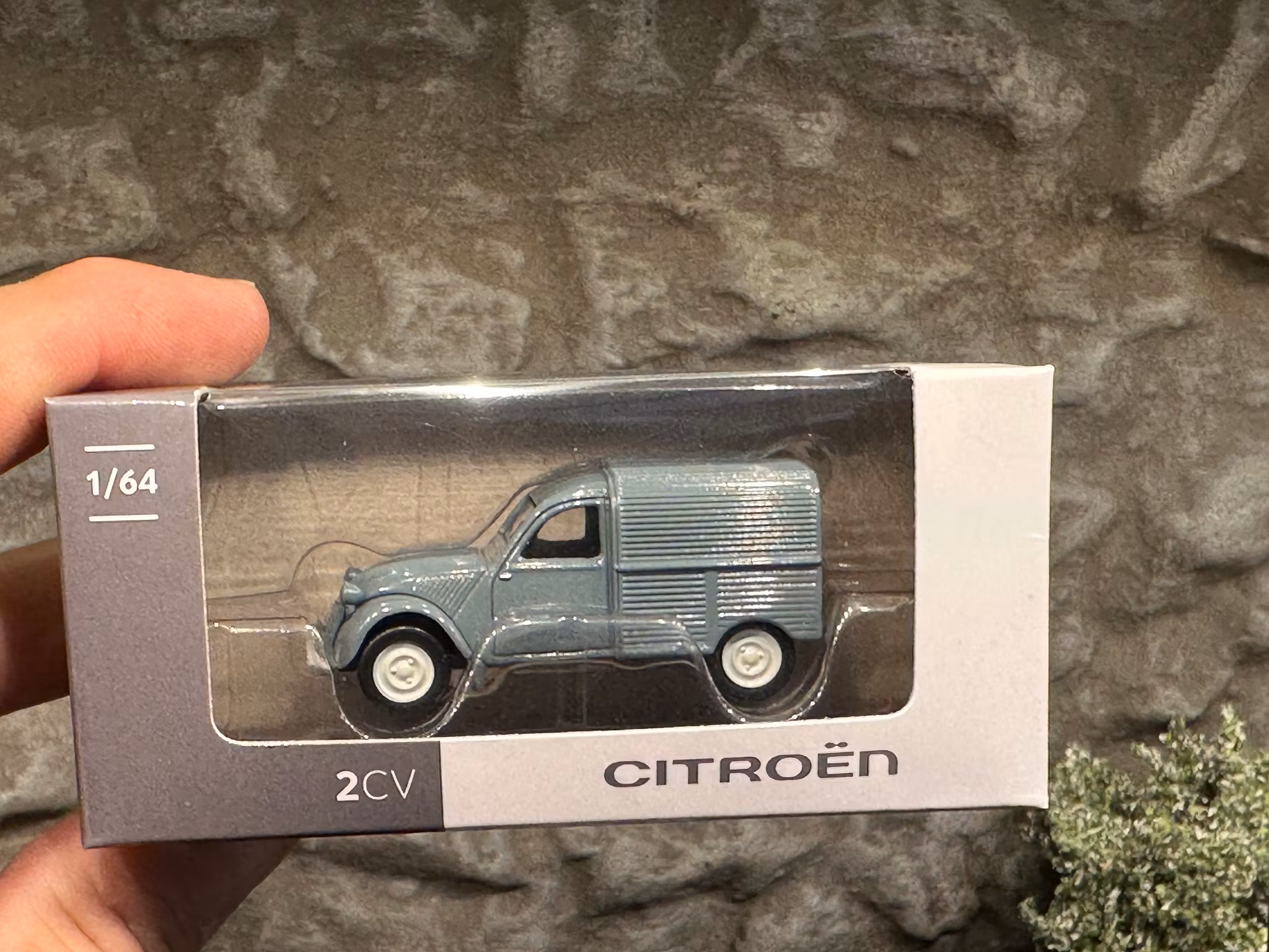 Skala 1/64 Citroen 2CV Fourgonette, dark grey fr NOREV