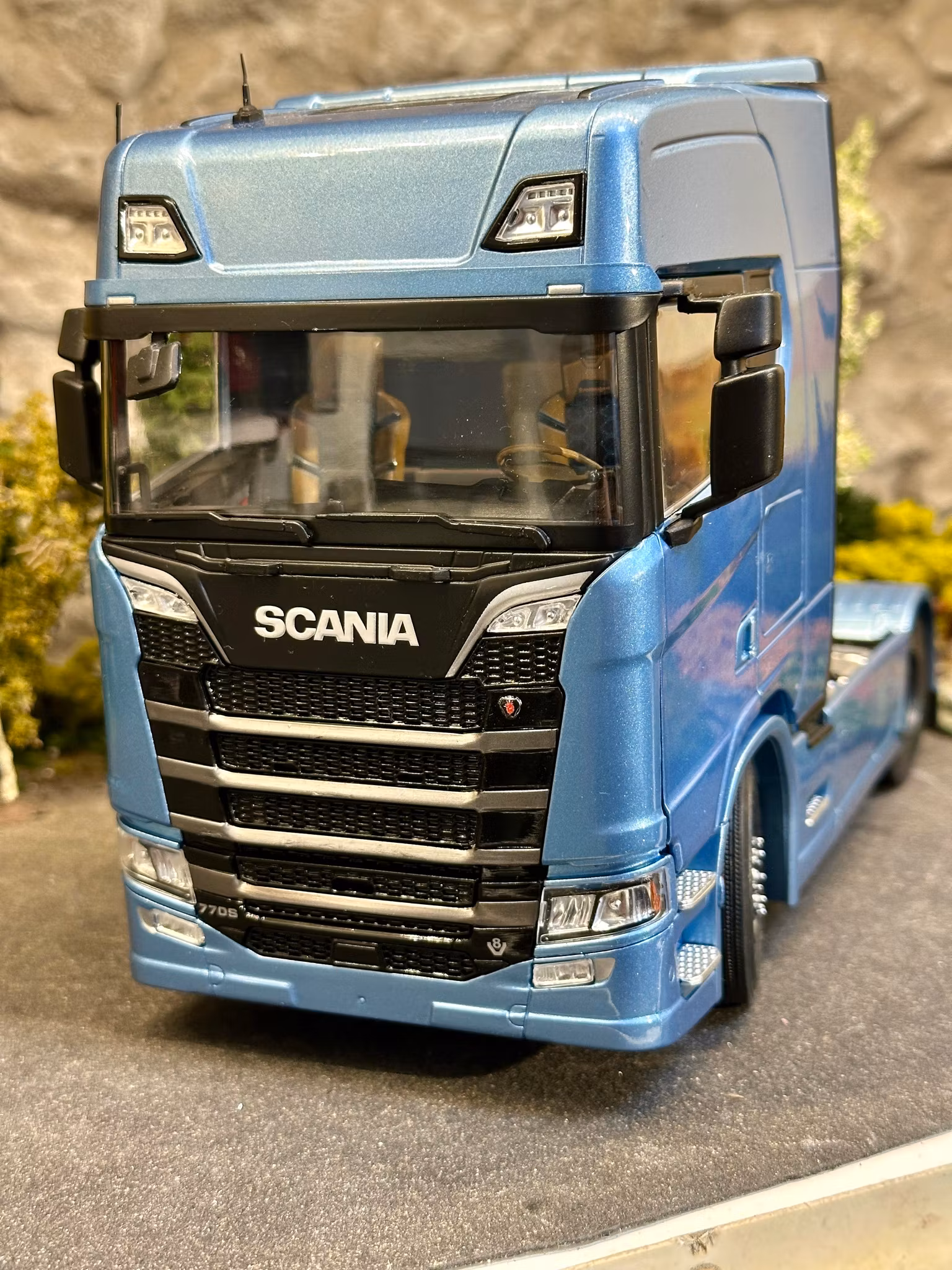 Skala 1/24 Scania S770 Highline - Frost Edition - 2023 fr. SOLIDO