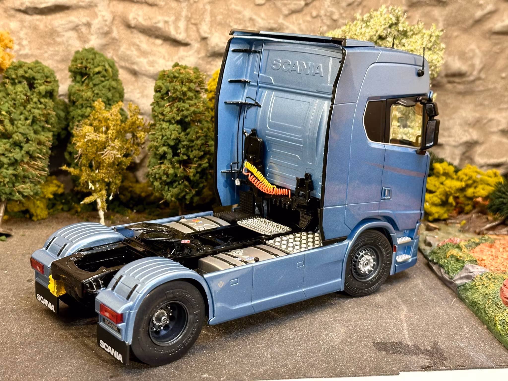 Skala 1/24 Scania S770 Highline - Frost Edition - 2023 fr. SOLIDO