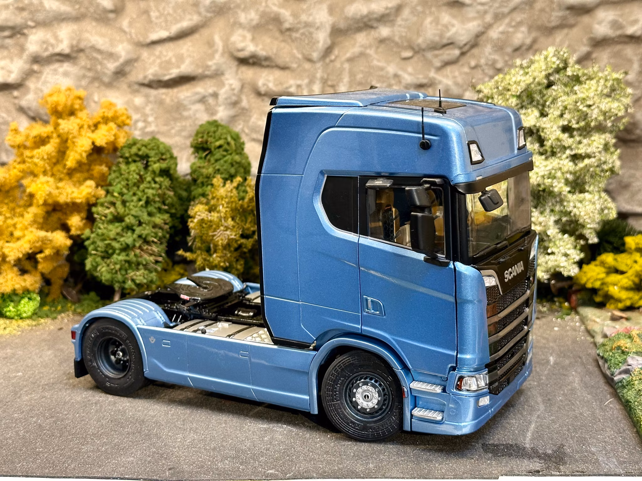 Skala 1/24 Scania S770 Highline - Frost Edition - 2023 fr. SOLIDO