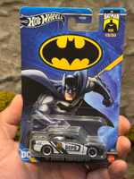 Skala 1/64 Hot Wheels DC: Batman - 11 Dodge Charger RT "GCPD"