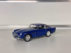 Skala 1/38 Aston Martin DB5, blue fr Kinsmart