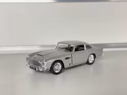 Skala 1/38 Aston Martin DB5, silver fr Kinsmart
