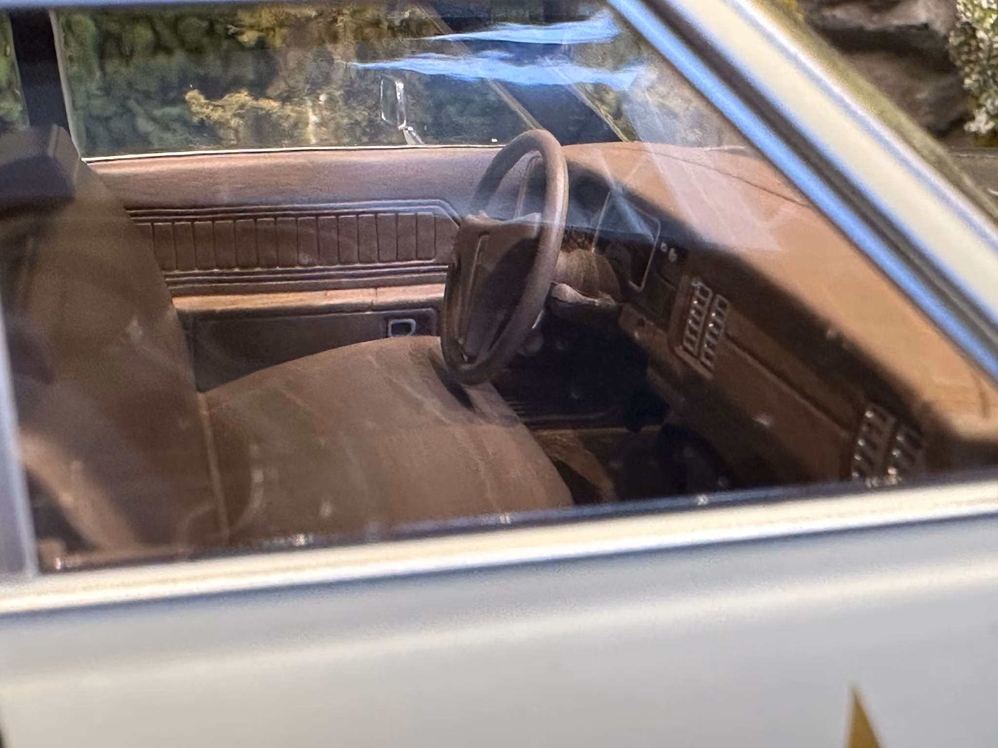 Skala 1/18 Dodge Monaco 74' "To serve & protect" fr KK-Scale