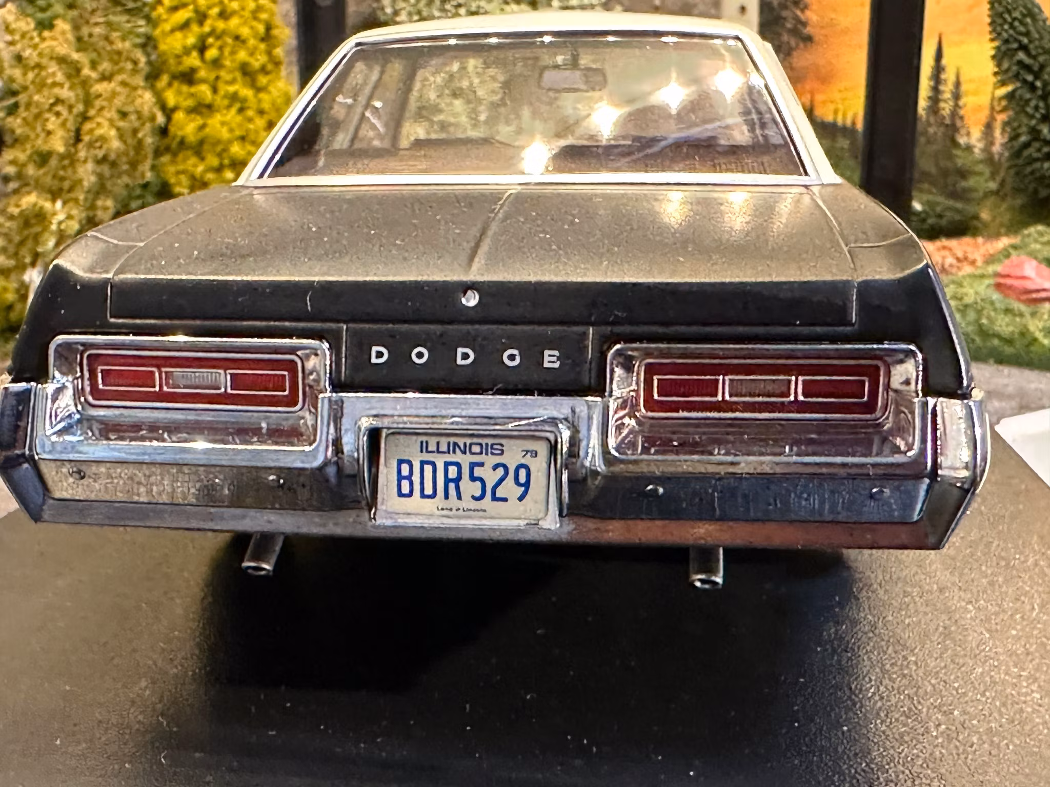 Skala 1/18 Dodge Monaco 74' "To serve & protect" fr KK-Scale