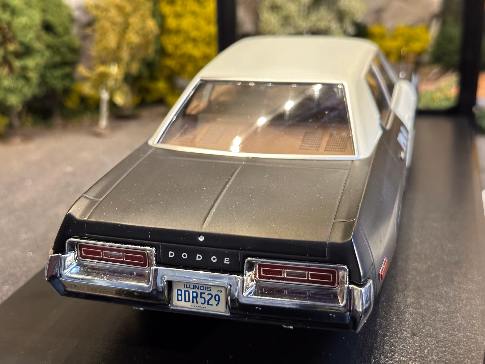 Skala 1/18 Dodge Monaco 74' "To serve & protect" fr KK-Scale