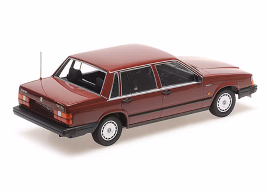 Skala 1/18 Volvo 740 GL (744) 1986 Dark red fr Minichamps 1 of 432 pcs