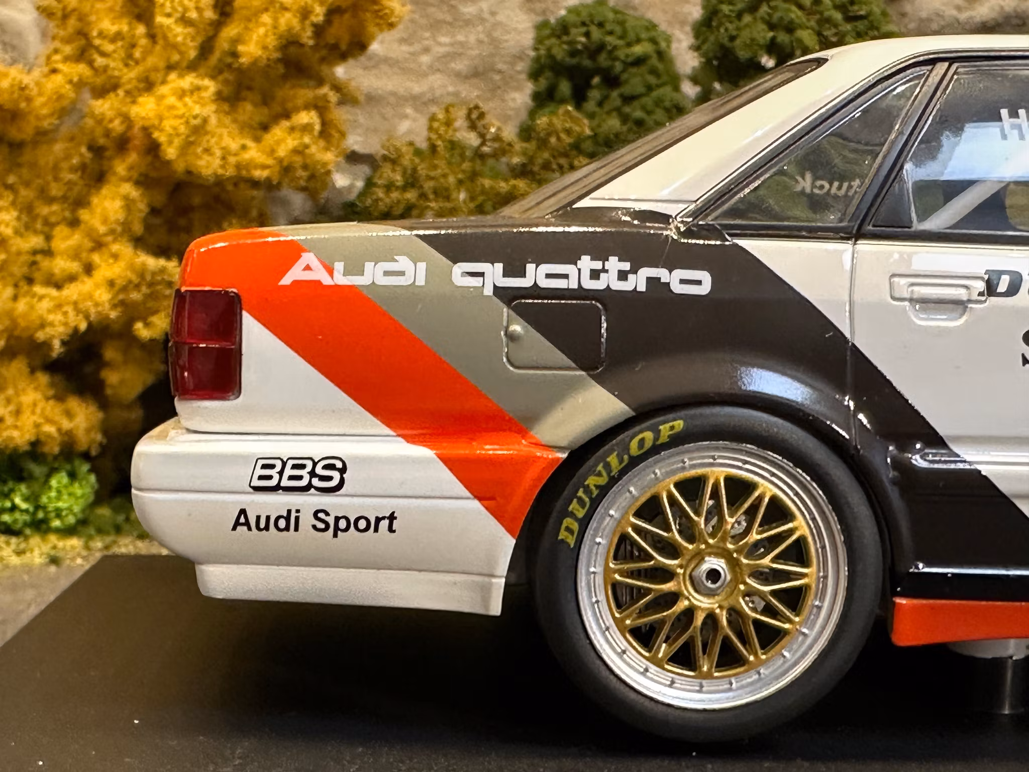 Skala 1/18 Audi V8 DTM #44 H.J.Stuck fr WERK83