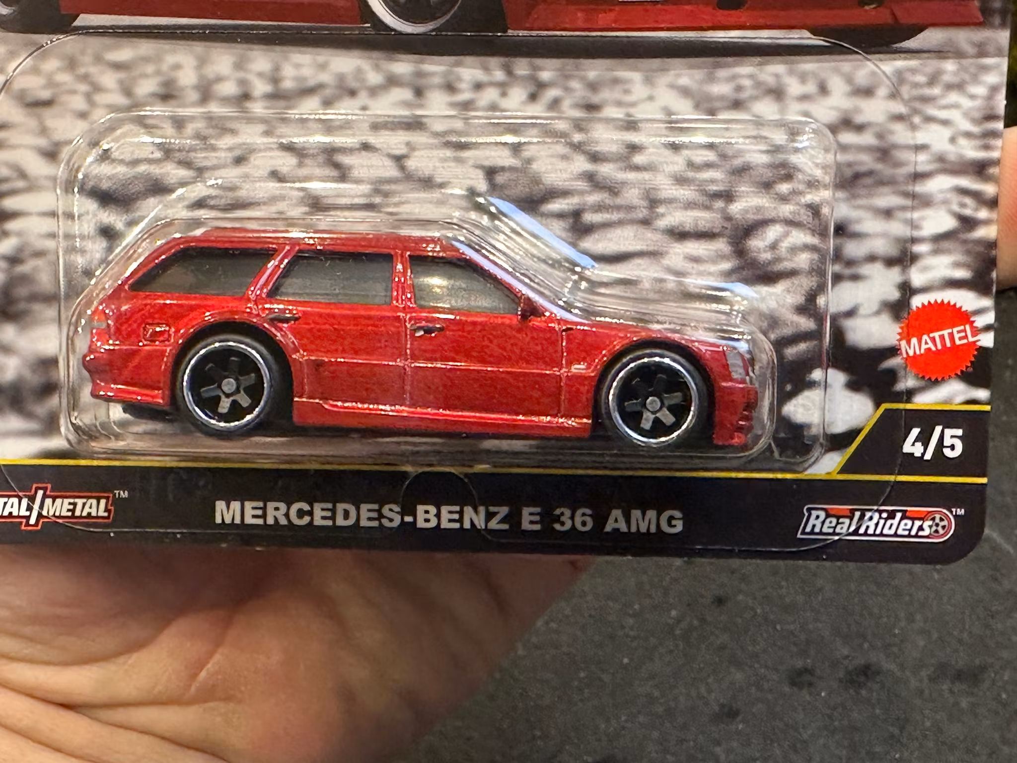 Skala 1/64 Hot Wheels Premium, Fast Wagons, Car Culture: Mercedes-Benz E 36 AMG