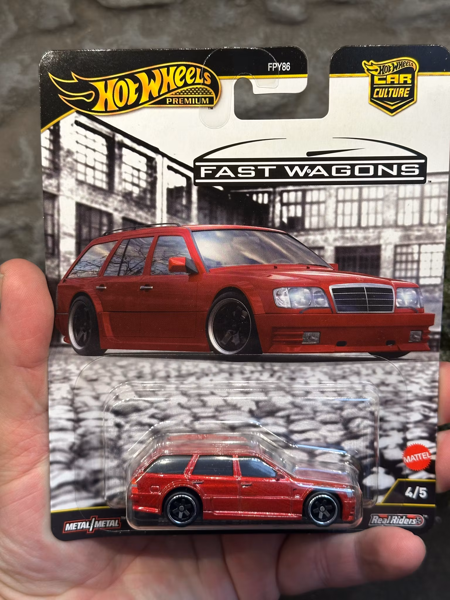 Skala 1/64 Hot Wheels Premium, Fast Wagons, Car Culture: Mercedes-Benz E 36 AMG