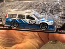 Skala 1/64 Hot Wheels Premium, Fast Wagons, Car Culture: Volvo 850 Estate