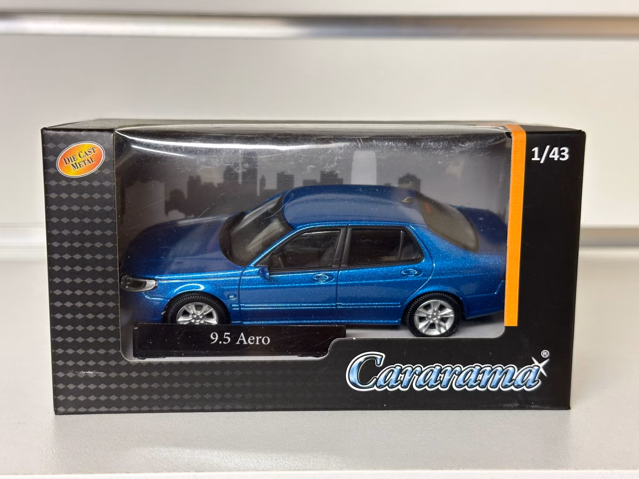 Skala 1/43 - SAAB 9-5, Blue met.  fr Cararama