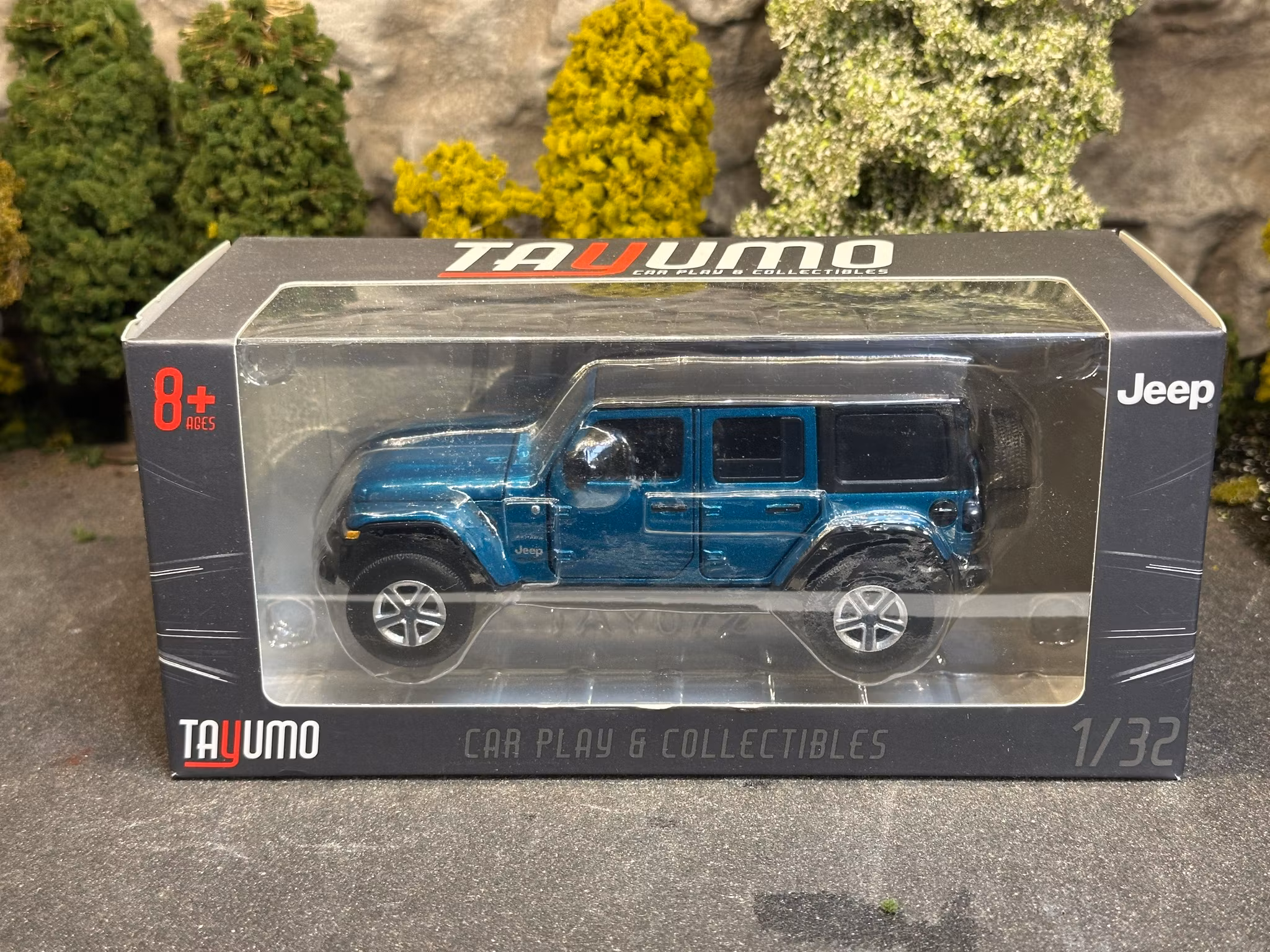 Skala 1/32 JEEP Wrangler Sahara, Bikini Pearl fr Tayumo