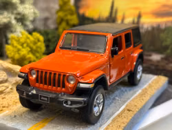 Skala 1/32 JEEP Wrangler Sahara, Punk'n Orange fr Tayumo