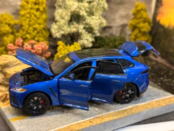 Skala 1/32 Jaguar F-pace, Blue fr Tayumo