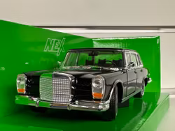 Skala 1/24 Mercedes-Benz 600 Pullman 1963' Black fr Nex models / Welly