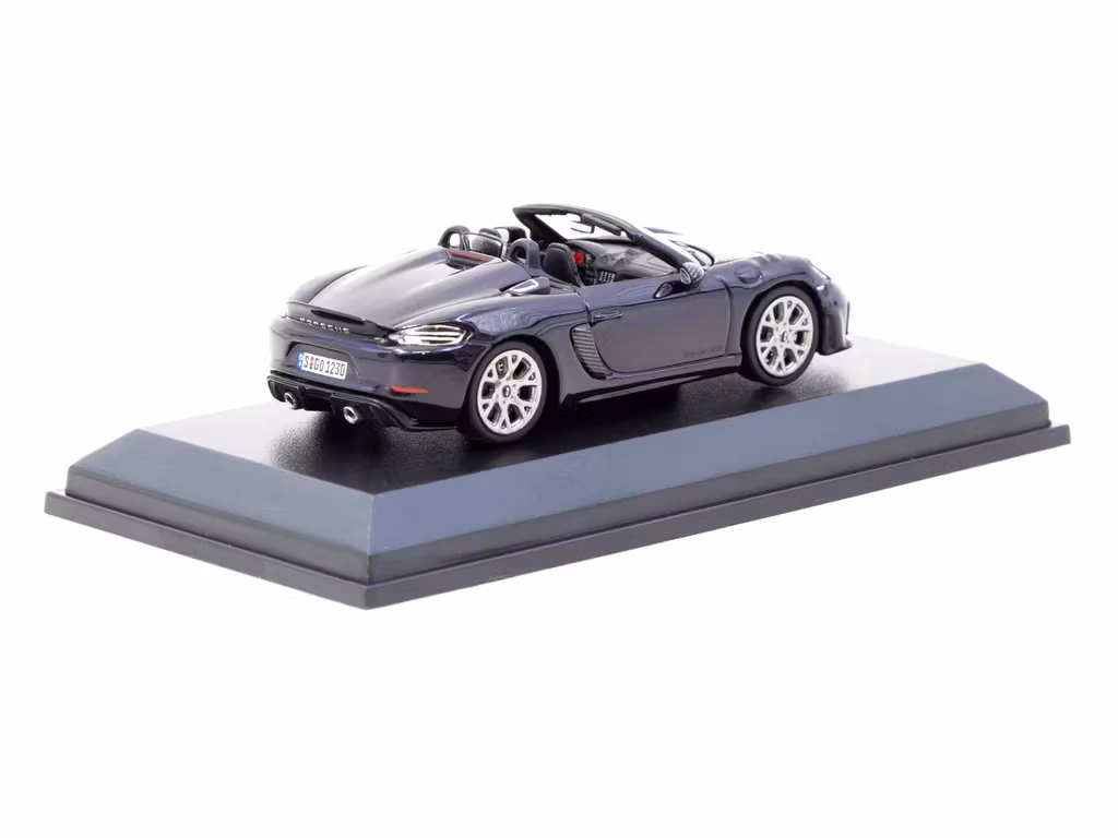 Skala 1/64 Porsche 718 Spyder RS Viola Metallic fr TARMAC & Minichamps