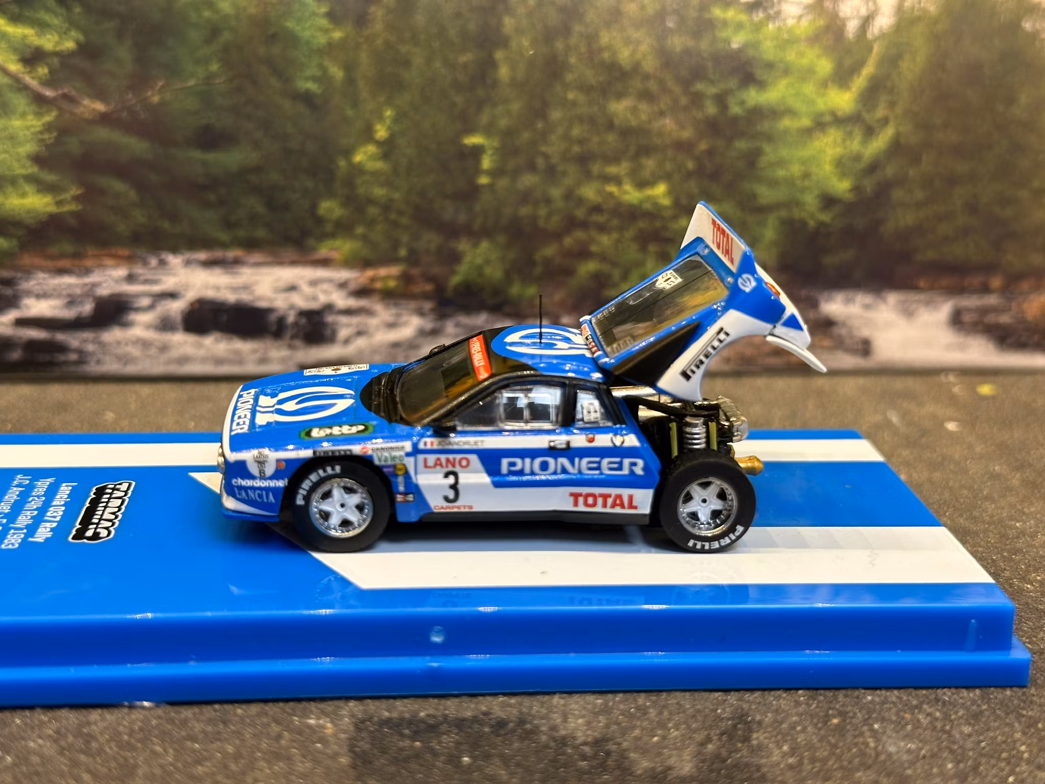Skala 1/64 Lancia 037 Rally #3 Ypres 24h Rally 1983 fr TARMAC Works