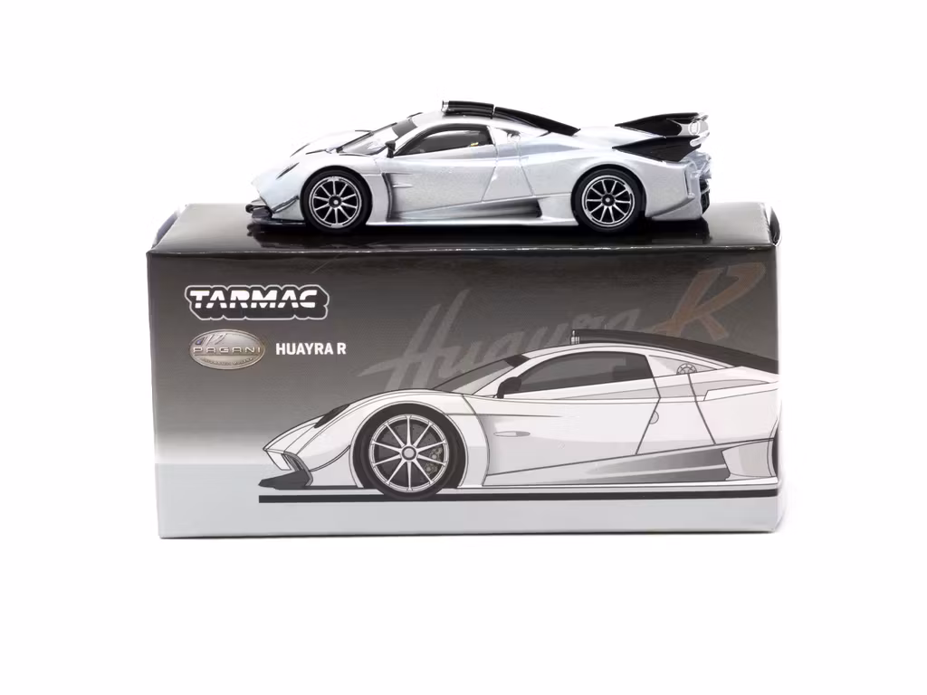 Skala 1/64 Pagani Huayra R Satin Silver fr Tarmac Works