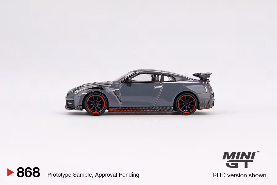 Skala 1/64 Nissan GT-R Nismo 2024 NISMO Stealth Gray fr MINI GT (GT868)