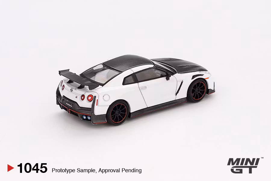 Skala 1/64 Nissan GT-R Nismo 2024 Brilliant White Pearl  fr MINI GT (GT1045)