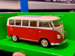 Skala 1/24: 1963 Volkswagen T1 Bus, Red/White fr Welly