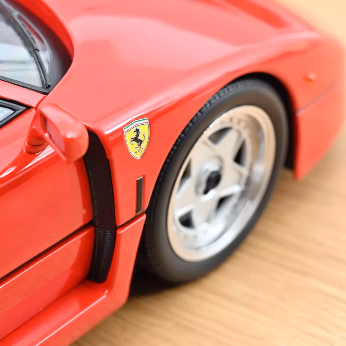 Skala 1/12 Ferrari F40 1987 Red fr Norev (127902)